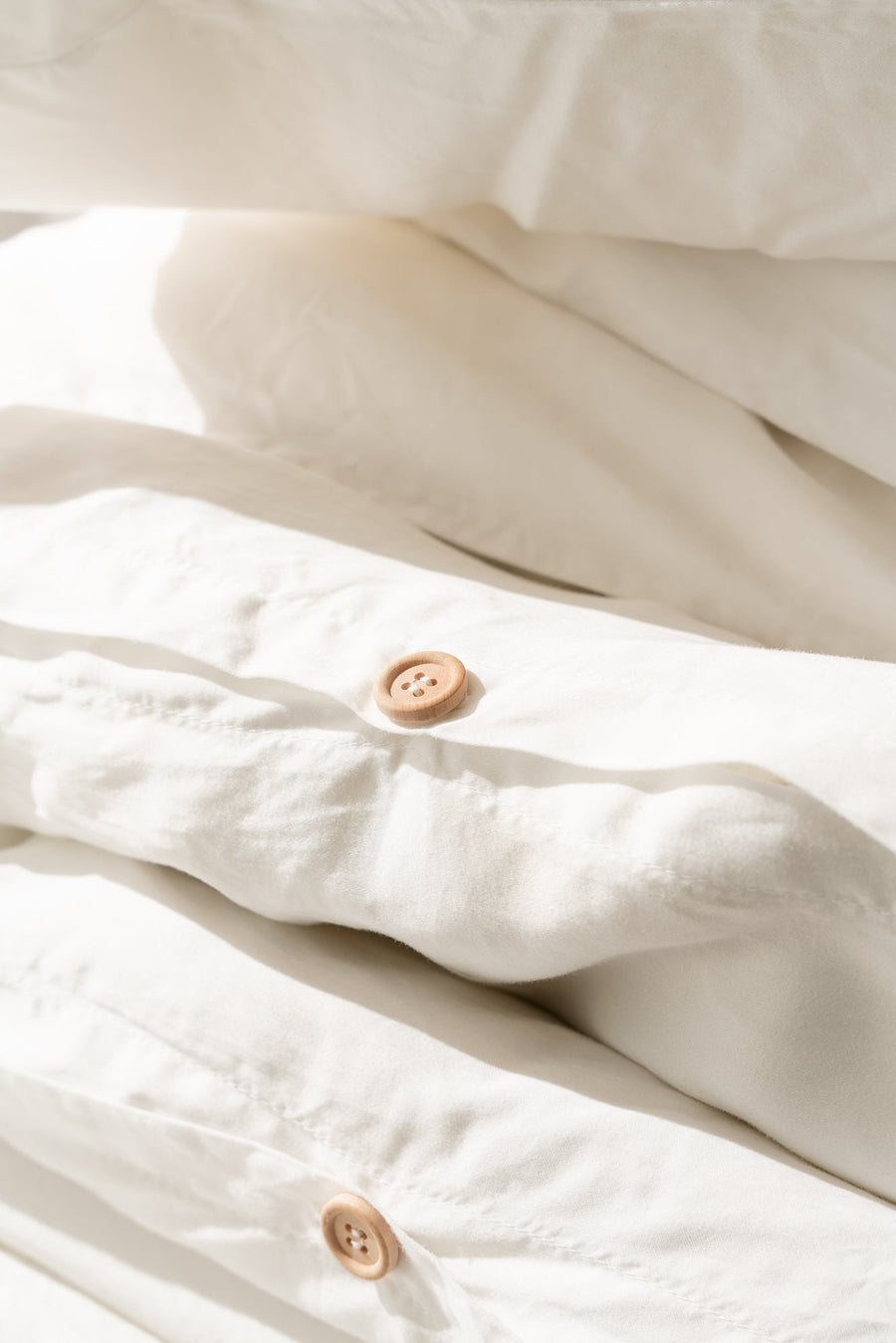 Eucalyptus lyocell duvet cover with bamboo buttons